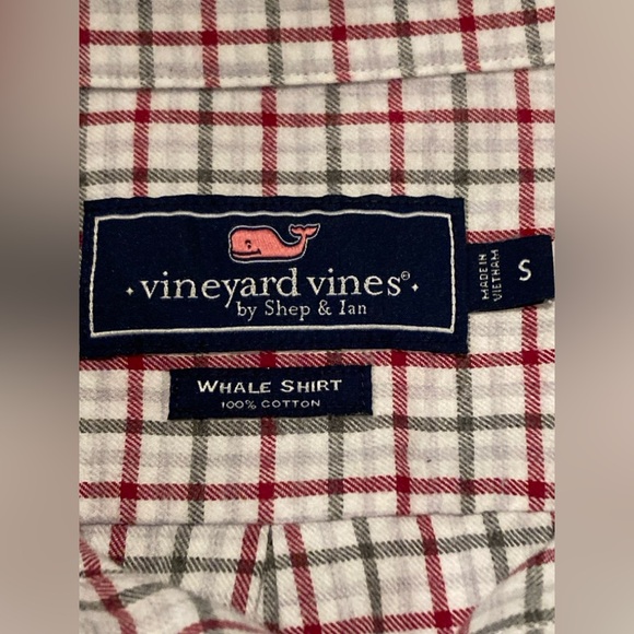 Vineyard Vine’s Men’s Long Sleeve Button Down Whale Shirt Red White Flannel - Picture 3 of 7
